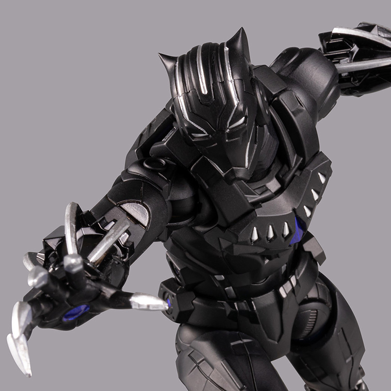 FIGHTING ARMOR Black Panther